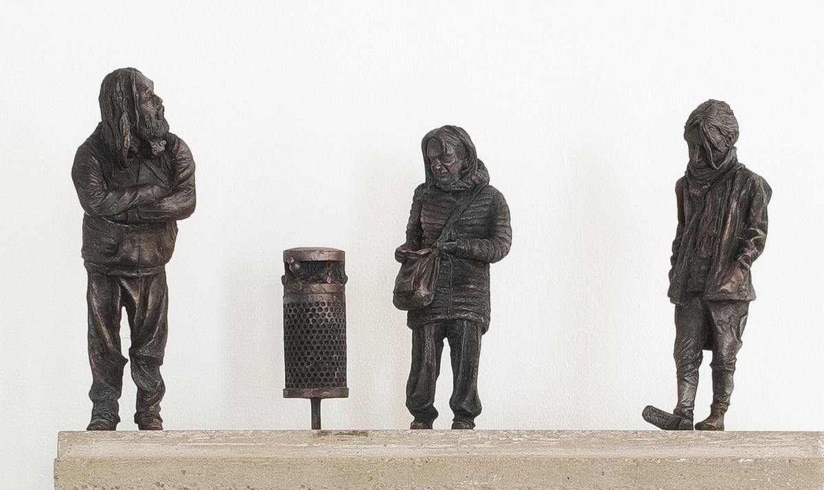 Peter Anderssons skulptur Social rundgång i brons, betong och stål.